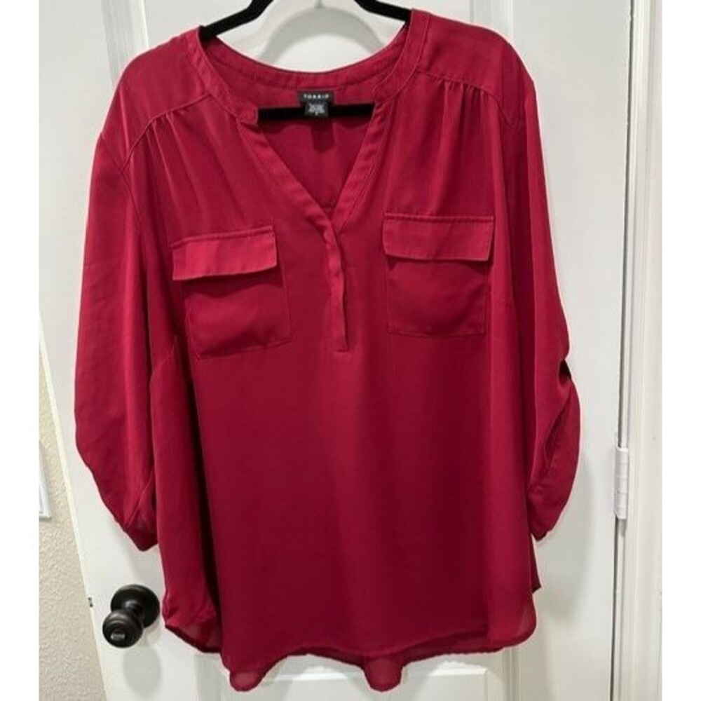 Torrid Size 3 Burgundy Split Neck Blouse Long Sleeve Flap Pockets Plus Size